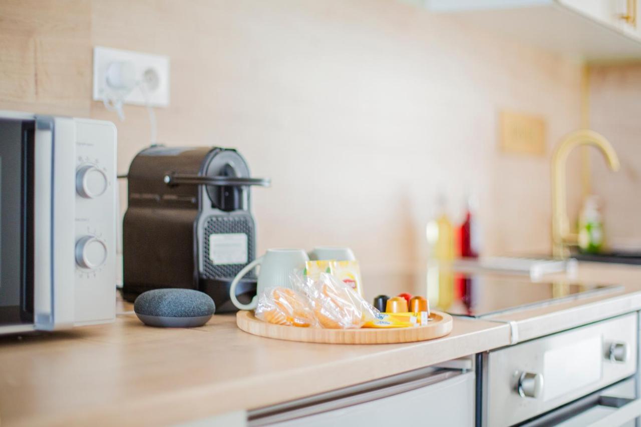 Ideal Pro & Couple - 2 Logements Theme Boho Chic Rdc & Dandy 1Er Etage - Quartier Calme - Jardin - Wifi Hd - Smart Tv - Parking Gratuit - Proche Centre & Transports - Ask Home Valenciennes Exteriör bild