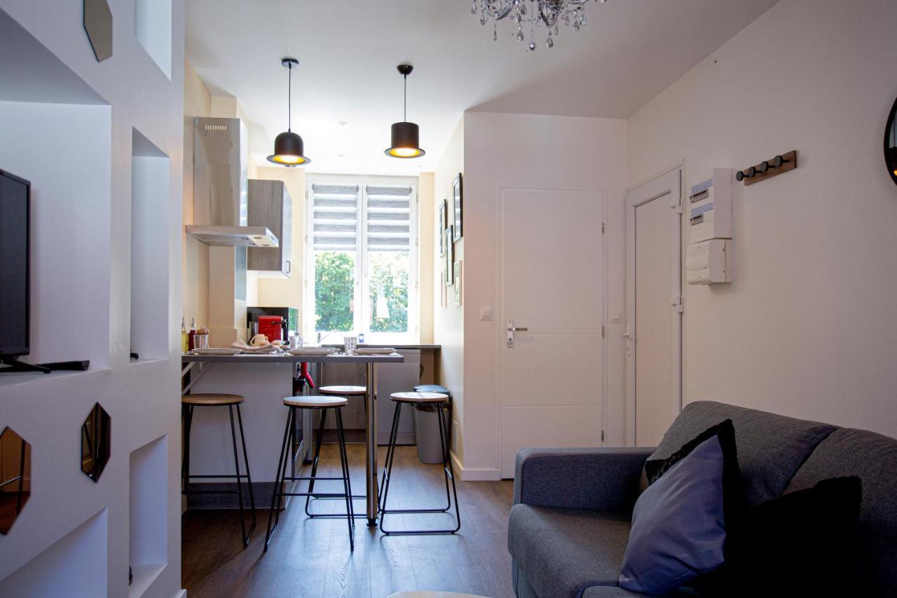Ideal Pro & Couple - 2 Logements Theme Boho Chic Rdc & Dandy 1Er Etage - Quartier Calme - Jardin - Wifi Hd - Smart Tv - Parking Gratuit - Proche Centre & Transports - Ask Home Valenciennes Exteriör bild
