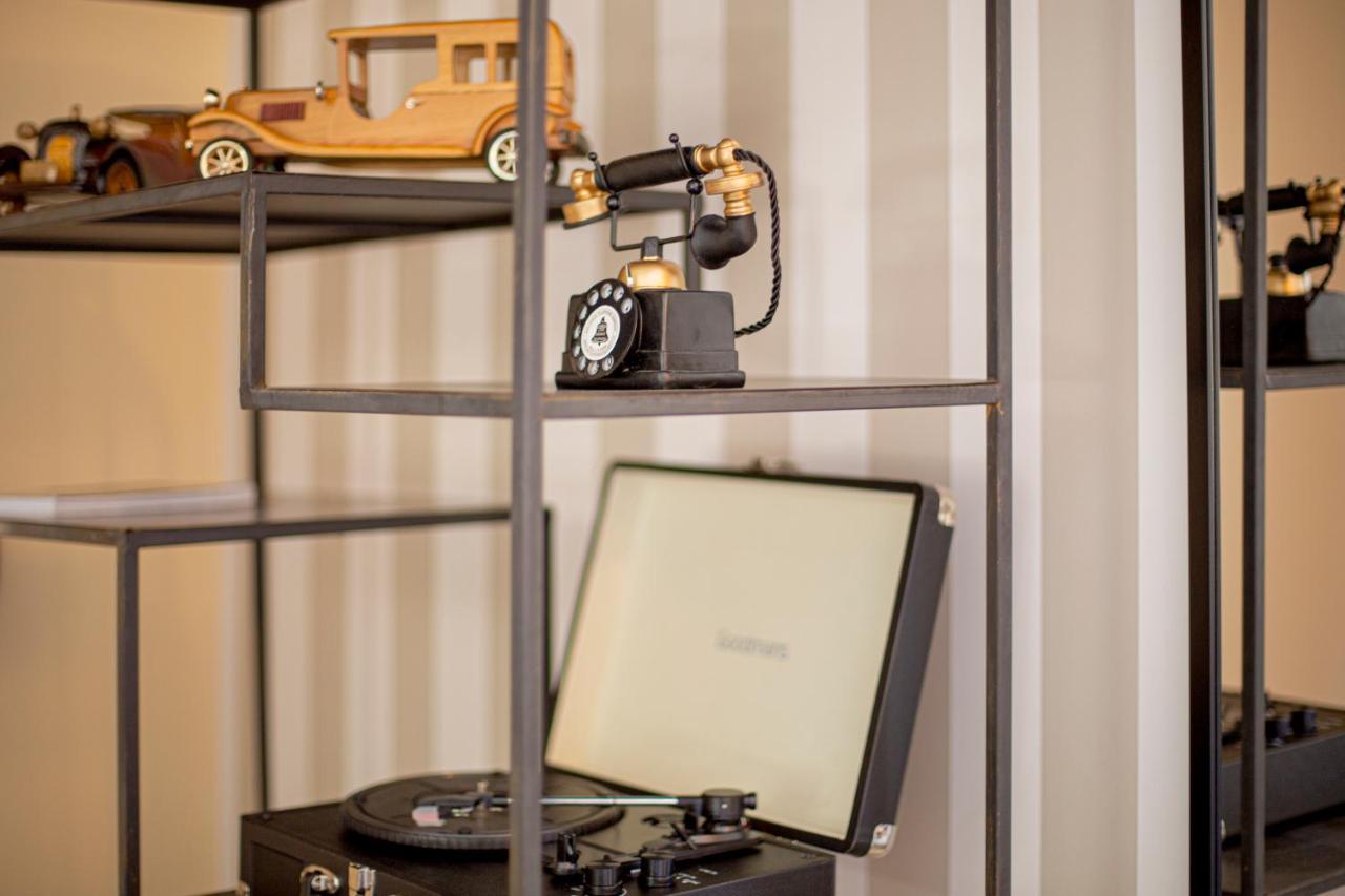 Ideal Pro & Couple - 2 Logements Theme Boho Chic Rdc & Dandy 1Er Etage - Quartier Calme - Jardin - Wifi Hd - Smart Tv - Parking Gratuit - Proche Centre & Transports - Ask Home Valenciennes Exteriör bild