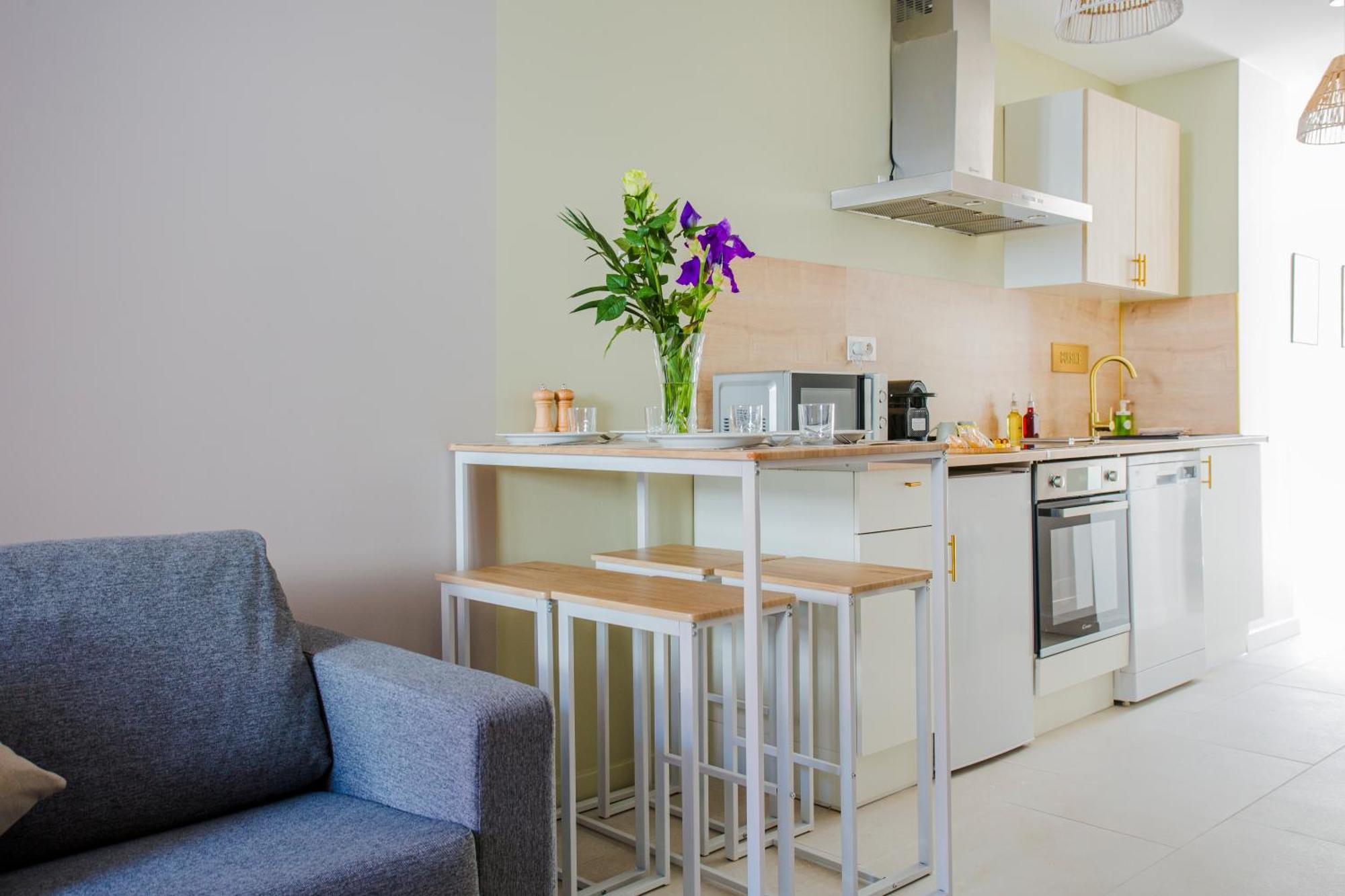 Ideal Pro & Couple - 2 Logements Theme Boho Chic Rdc & Dandy 1Er Etage - Quartier Calme - Jardin - Wifi Hd - Smart Tv - Parking Gratuit - Proche Centre & Transports - Ask Home Valenciennes Exteriör bild